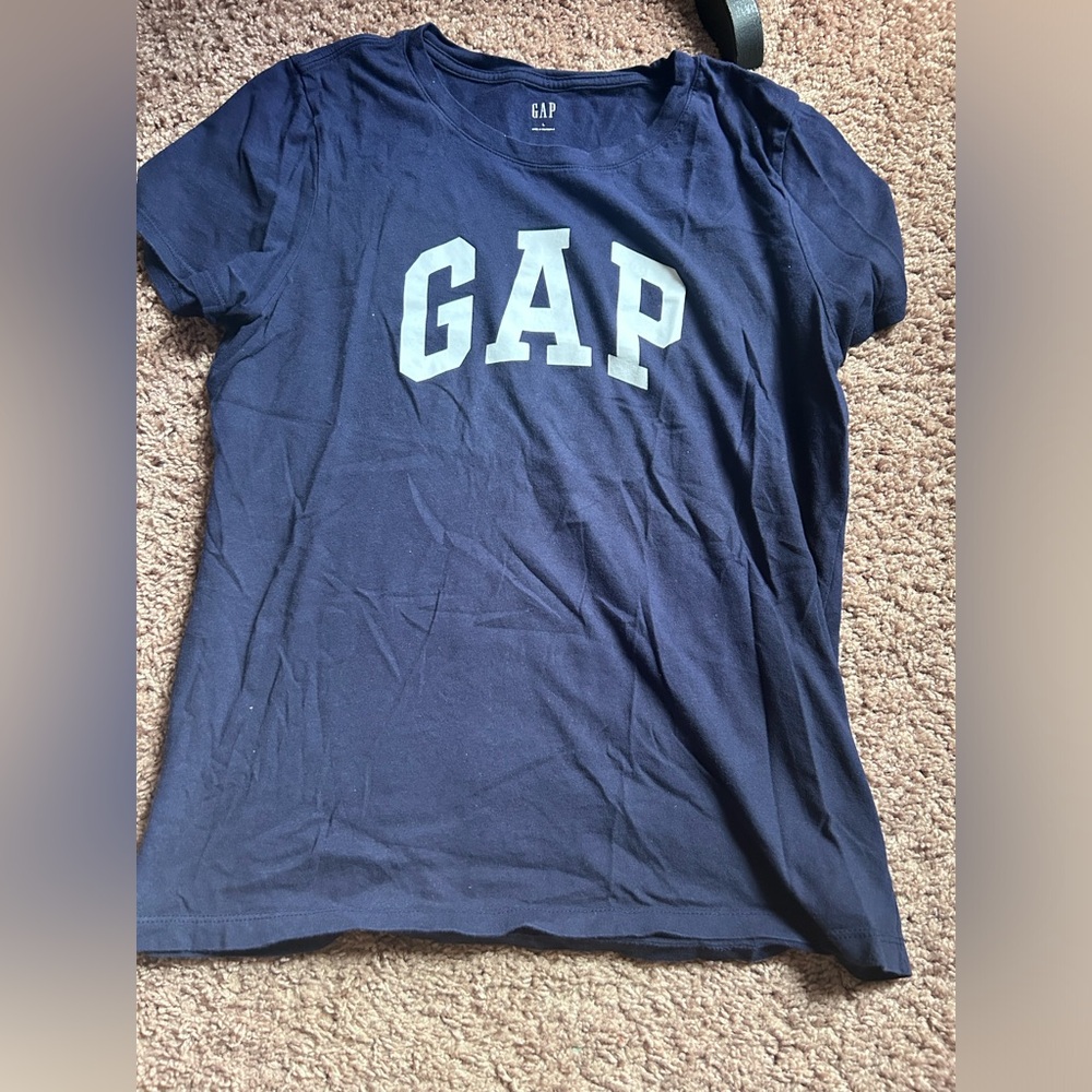 Gap t-shirt